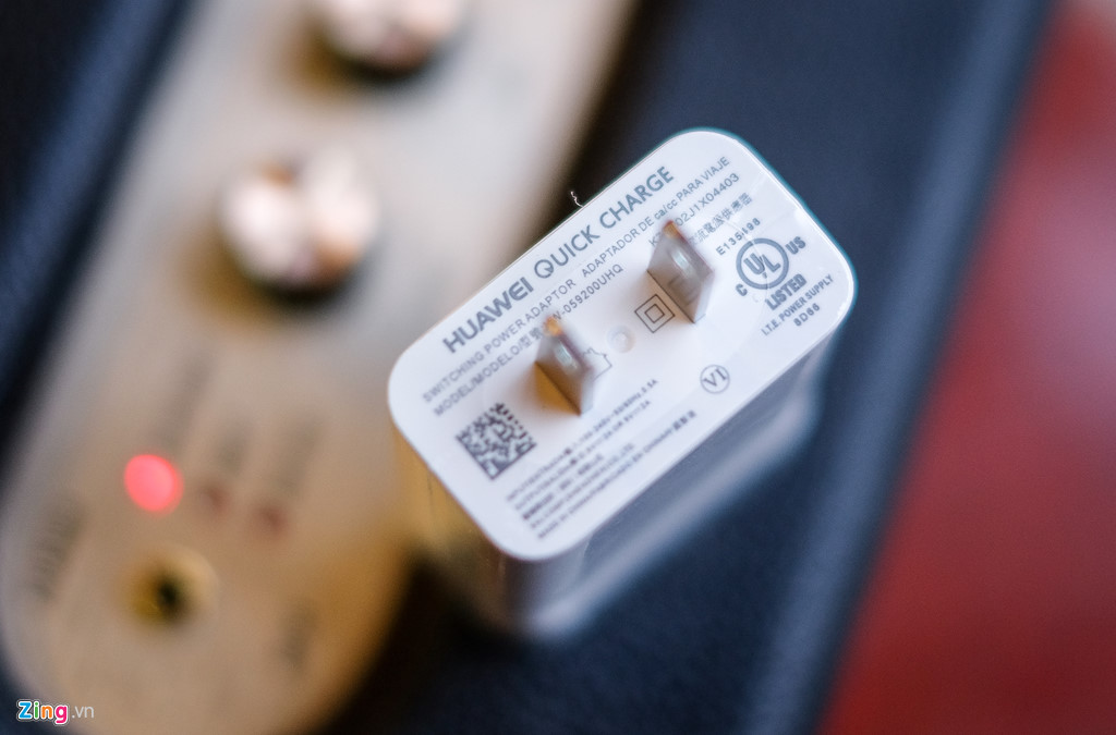 Chi tiết Huawei Nova 3e: Thiết kế tốt, có camera kép và tai thỏ